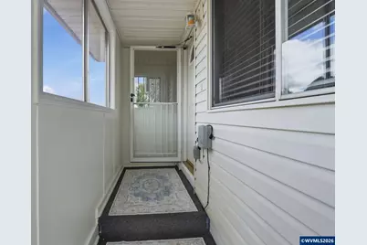 2049 W Hayes St, Woodburn, OR 97071 - Photo 4