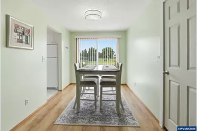 2049 W Hayes St, Woodburn, OR 97071 - Photo 6