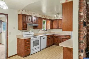 115 Grant St, Silverton, OR 97381 - Photo 14