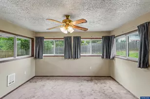 115 Grant St, Silverton, OR 97381 - Photo 18