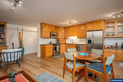 2021 SW Main #32 St, Portland, OR 97205 - Photo 14