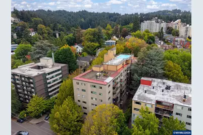 2021 SW Main #32 St, Portland, OR 97205 - Photo 36