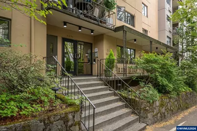 2021 SW Main #32 St, Portland, OR 97205 - Photo 1