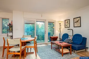 2021 SW Main St, Portland, OR 97205 - Photo 6