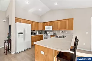 1049 29th Ave, Sweet Home, OR 97386 - Photo 8