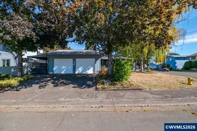 435 Angelee Ct, Lebanon, OR 97355 - Photo 2
