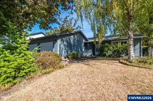 435 Angelee Ct, Lebanon, OR 97355 - Photo 4
