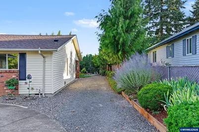 1012 Leona Ln S, Salem, OR 97302 - Photo 4