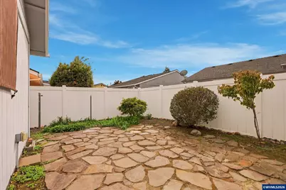 1988 Nut Tree Dr NW, Salem, OR 97304 - Photo 32