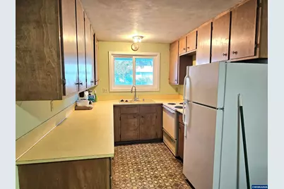 1090 Sharon Lp SE, Salem, OR 97306 - Photo 8