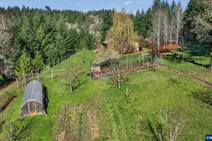 9400 SW Arrowwood Rd, McMinnville, OR 97128 - Photo 32