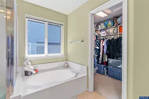 9016 SE Emily Park Way, Happy Valley, OR 97086 - Photo 32
