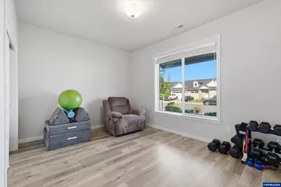 329 S 7th St, Carlton, OR 97111 - Photo 10
