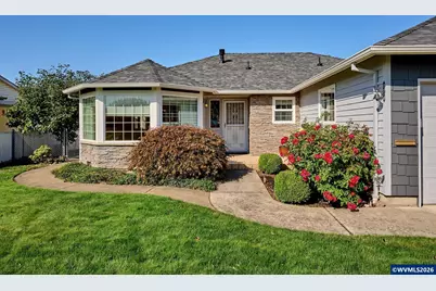2015 Camellia Wy, Woodburn, OR 97071 - Photo 2