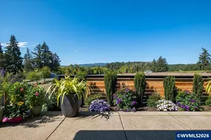 565 NW Crater Lk Dr, Dallas, OR 97338 - Photo 42