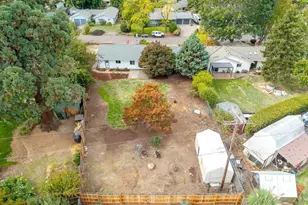 1221 Cloverdale Dr NE, Albany, OR 97321 - Photo 10