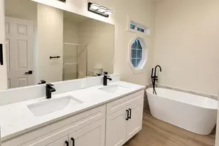 9312 N Polk Ave, Portland, OR 97203 - Photo 38