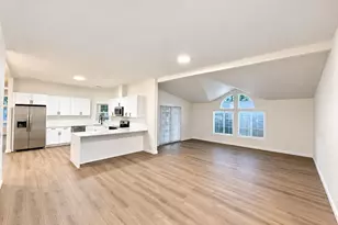 9312 N Polk Ave, Portland, OR 97203 - Photo 16