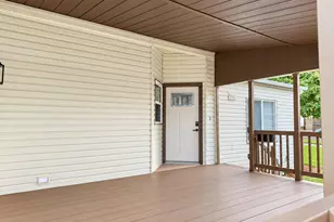 9312 N Polk Ave, Portland, OR 97203 - Photo 14