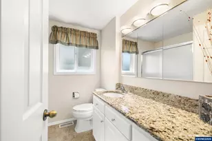 540 W Clackamas Cir, Woodburn, OR 97071 - Photo 18