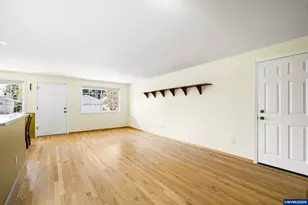 540 W Clackamas Cir, Woodburn, OR 97071 - Photo 6