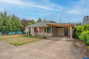835 7th Ave, Sweet Home, OR 97361 - Photo 2
