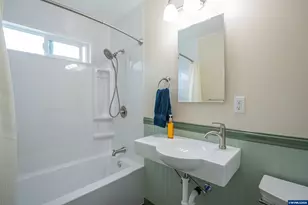 835 7th Ave, Sweet Home, OR 97361 - Photo 16
