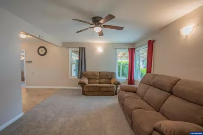 835 7th Av, Sweet Home, OR 97361 - Photo 10