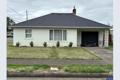 390 S 7th St, Lebanon, OR 97355 - Photo 1