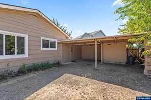2250 Devos St, Eugene, OR 97402 - Photo 8