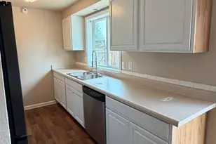 411 NE 3rd St, Willamina, OR 97396 - Photo 4