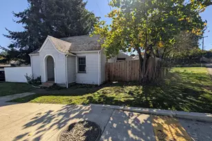 595 SW Clay St, Dallas, OR 97338 - Photo 2