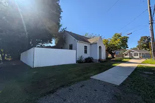595 SW Clay St, Dallas, OR 97338 - Photo 4