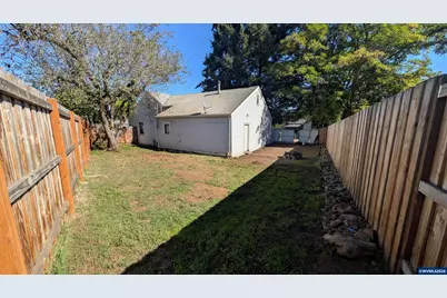 595 SW Clay St, Dallas, OR 97338 - Photo 28