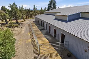 23525 Bear Creek Rd, Bend, OR 97701 - Photo 14