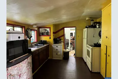 546 NW 10th St, Newport, OR 97365 - Photo 4