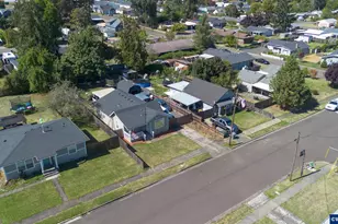 328 9th Ave, Sweet Home, OR 97386 - Photo 6
