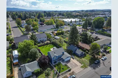 327 Broad St S, Monmouth, OR 97361 - Photo 40