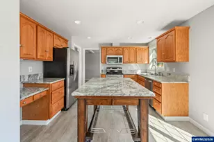 327 Broad St S, Monmouth, OR 97361 - Photo 8
