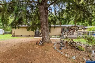 1606 11th St, Sweet Home, OR 97386 - Photo 2