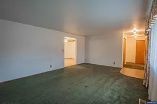 1285 Laurelhurst Dr, Eugene, OR 97402 - Photo 16