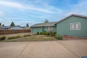 1285 Laurelhurst Dr, Eugene, OR 97402 - Photo 34
