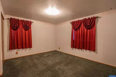 1285 Laurelhurst Dr, Eugene, OR 97402 - Photo 18