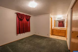 1285 Laurelhurst Dr, Eugene, OR 97402 - Photo 20
