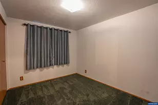 1285 Laurelhurst Dr, Eugene, OR 97402 - Photo 22