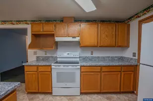 1285 Laurelhurst Dr, Eugene, OR 97402 - Photo 12