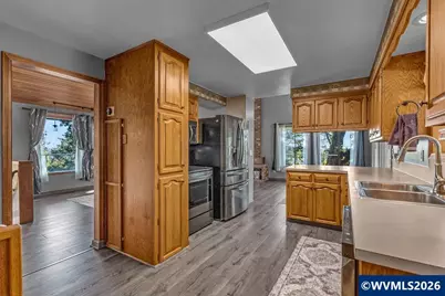 2565 West Thornton Lake Dr NW, Albany, OR 97321 - Photo 12