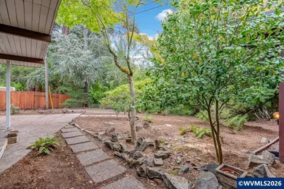 2505 NW Pendleton Pl, Corvallis, OR 97330 - Photo 24