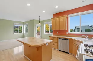 834 Van Buren Dr NW, Salem, OR 97304 - Photo 12