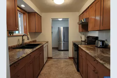 5090 Windsor Island Rd N, Keizer, OR 97303 - Photo 6